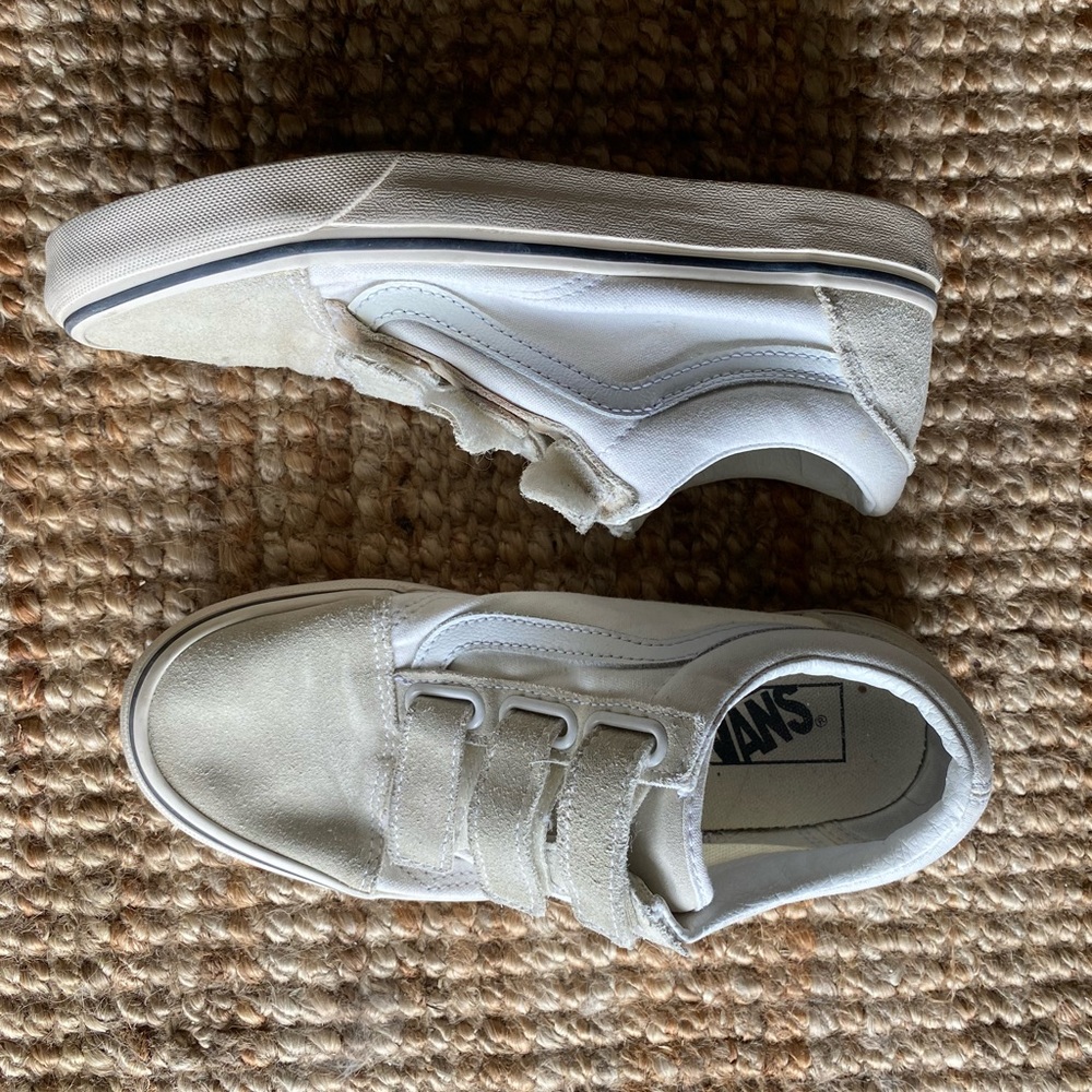 Vans - Suede Canvas Old Skool Velcro Shoe - White